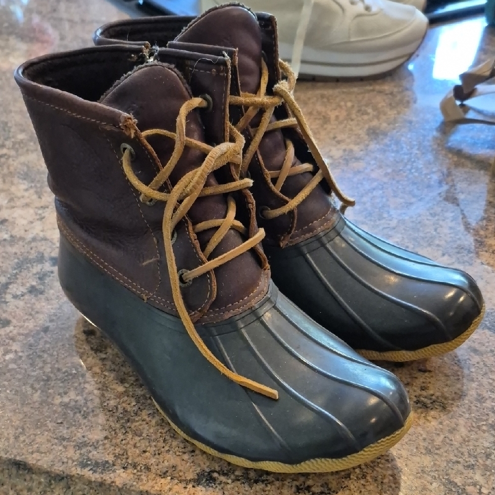Women's Sperry Duck Boots.  Sz 8
